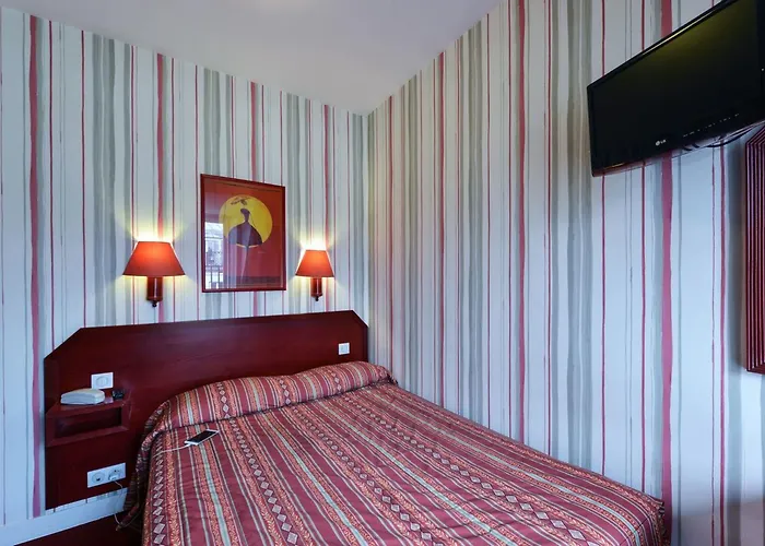 Hotel Maison Du Pre 2*