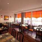Maison Du Pre 2* Parijs