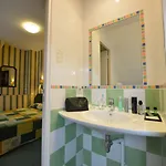 Hotel Maison Du Pre 2*