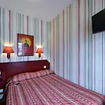 Hotel Maison Du Pre 2*