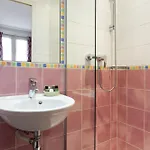 Maison Du Pre 2* Parijs