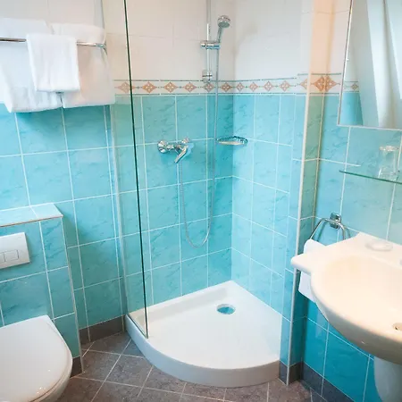 Maison Du Pre Hotel 2*