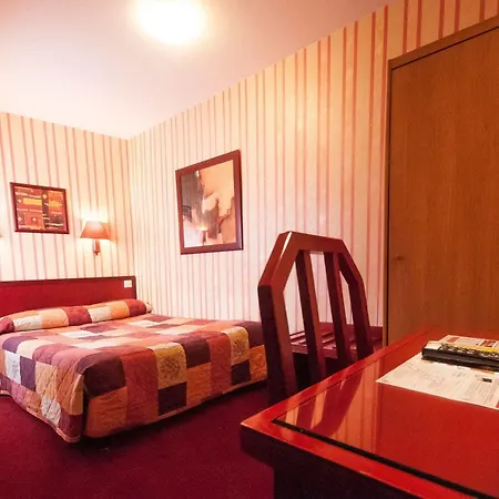 Hotel Maison Du Pre 2*