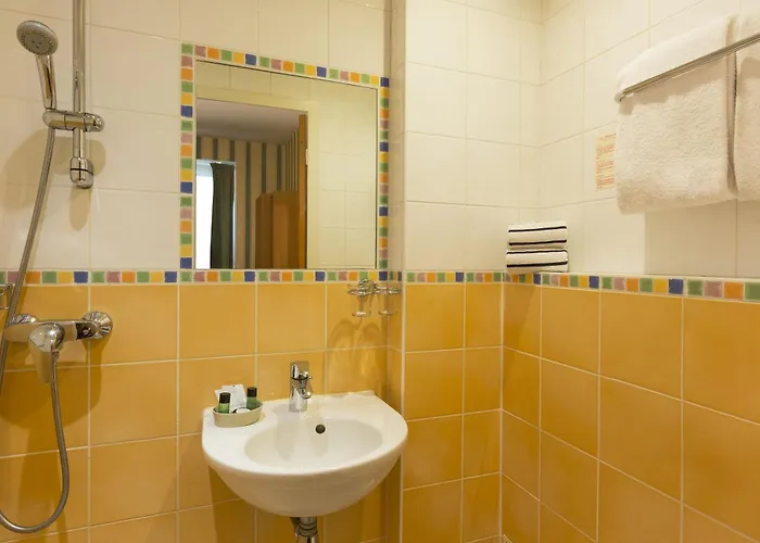 Maison Du Pre Hotel 2*