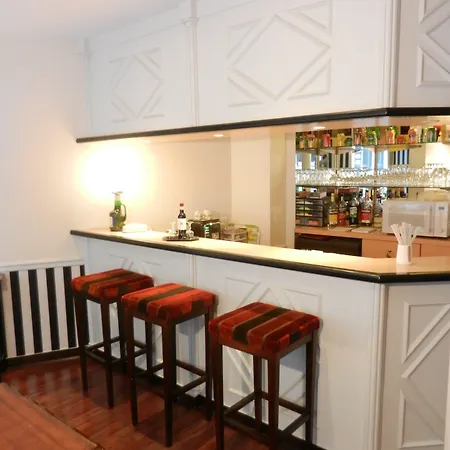 Maison Du Pre Hotel 2*