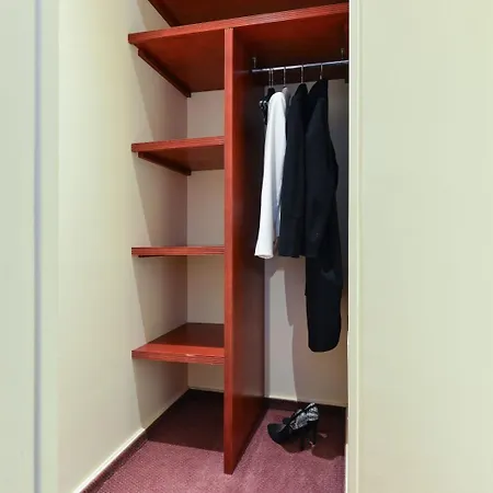 Hotel Maison Du Pre 2*