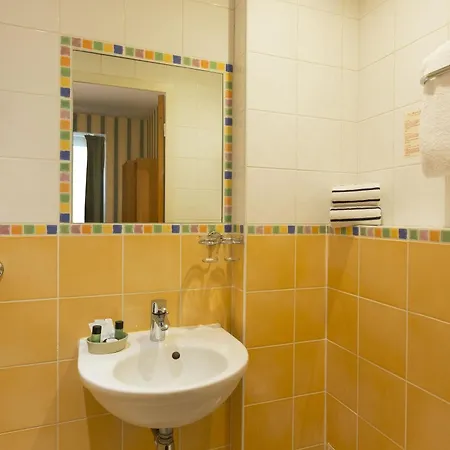 Maison Du Pre Hotel 2*